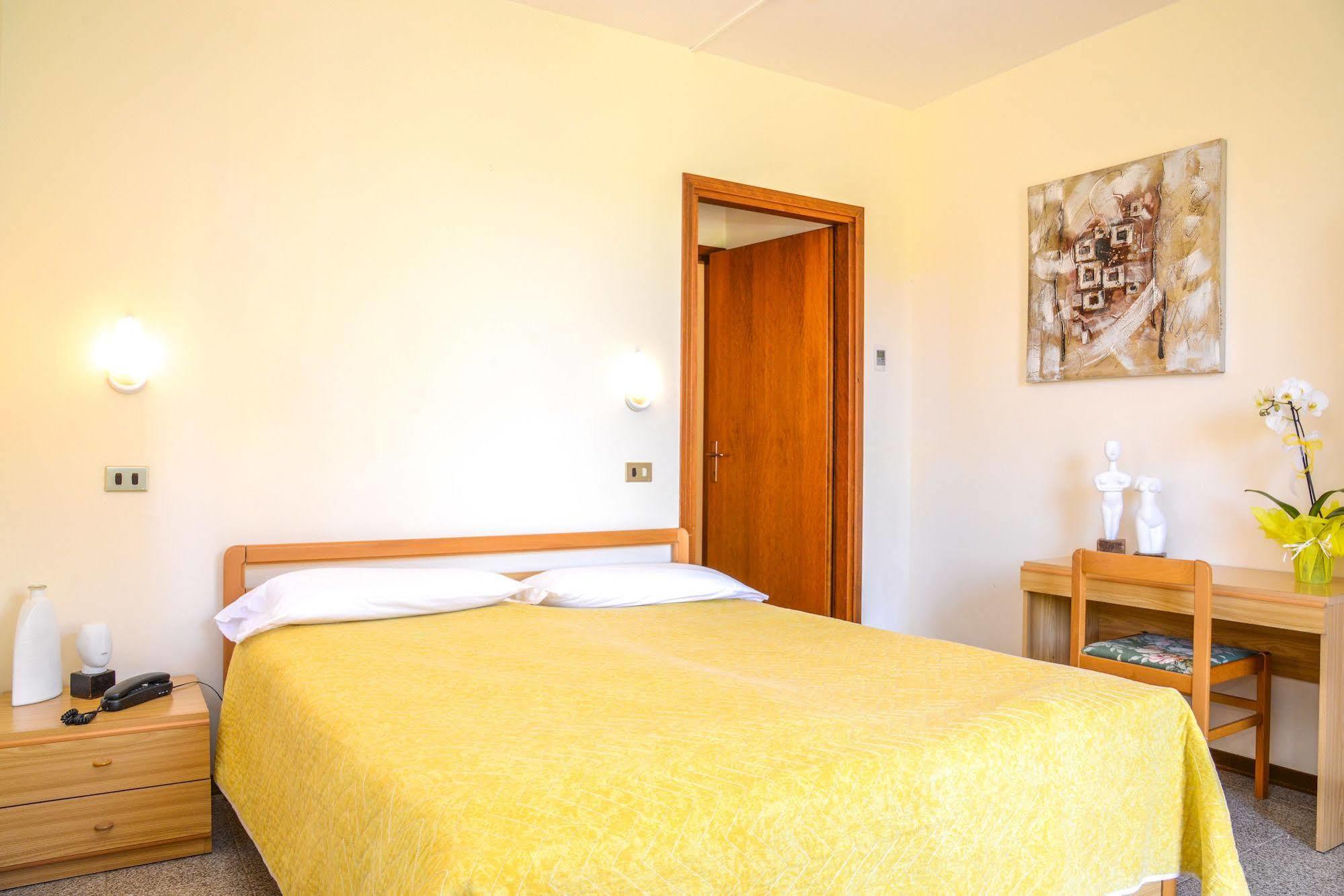 Hotel Garni Onda Torri Del Benaco Zewnętrze zdjęcie