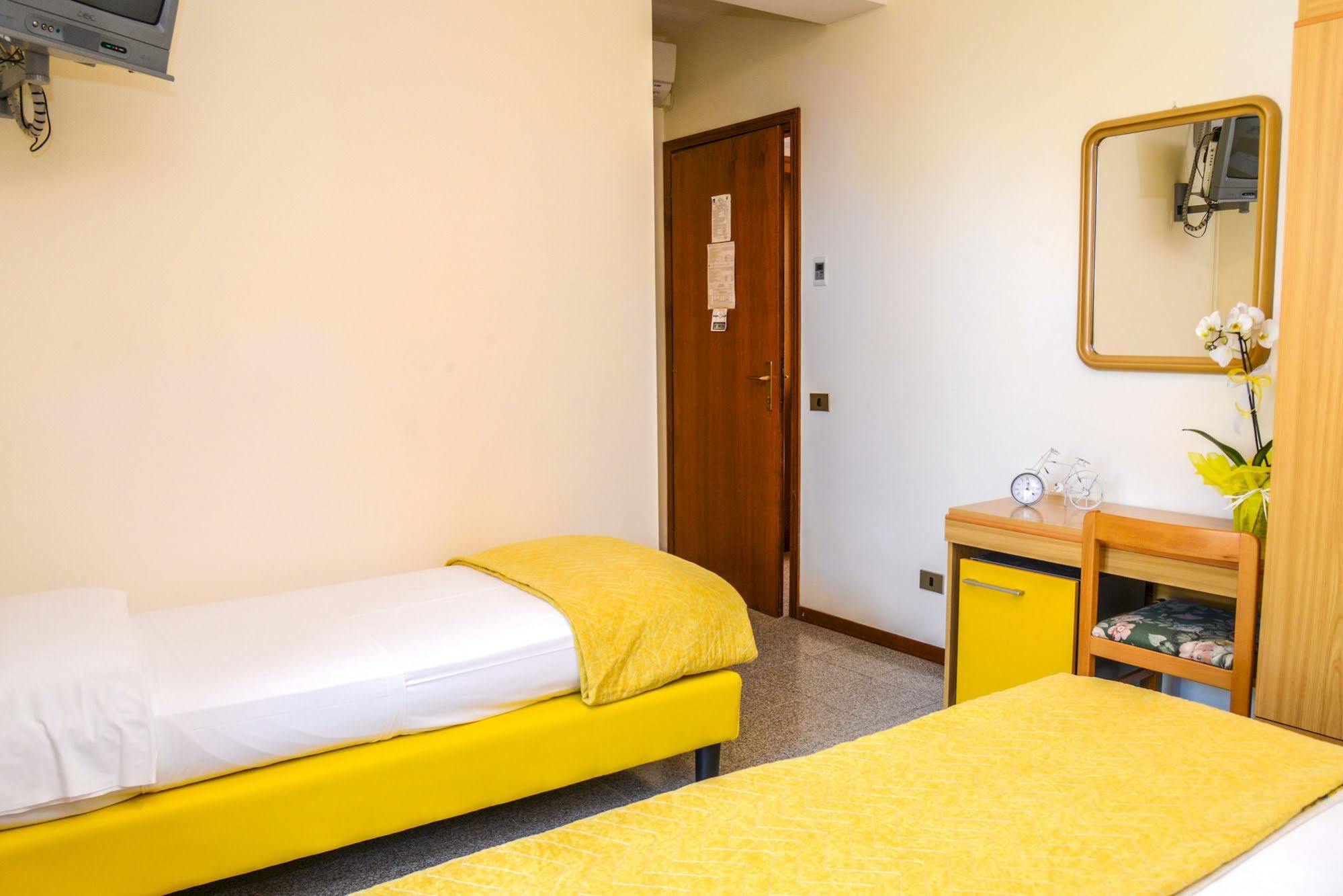 Hotel Garni Onda Torri Del Benaco Zewnętrze zdjęcie